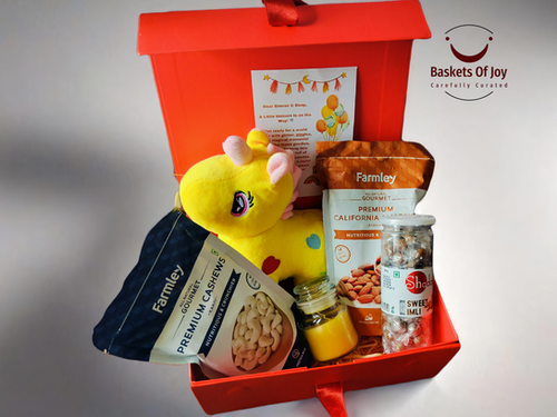 Buy Baby Shower Hamper for Parents-to-Be