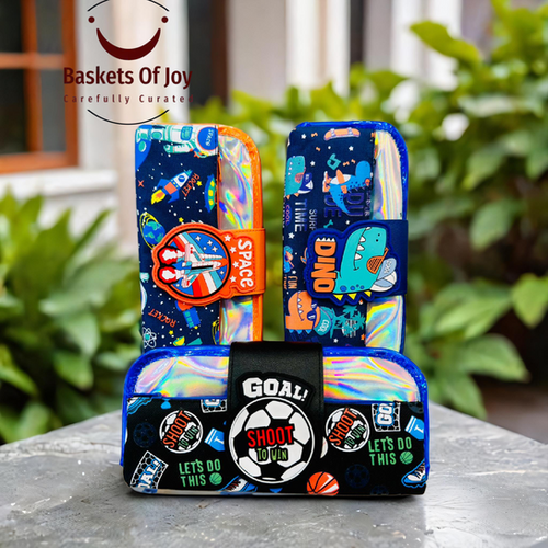 Holographic foldable pouch for kids in different characters